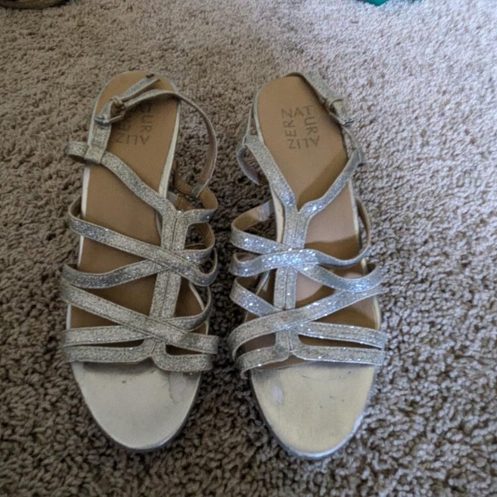 Naturalizer mid-heel size 8.5